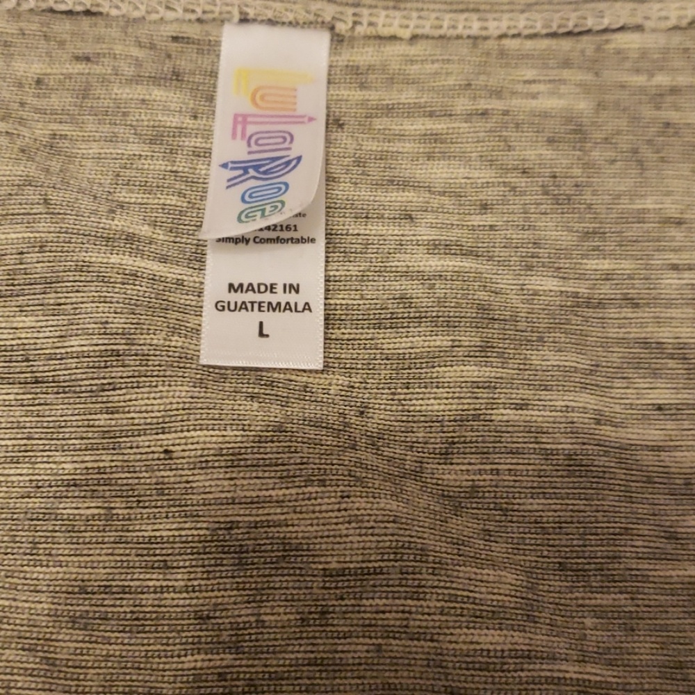 Lularoe tee - Picture 2 of 3